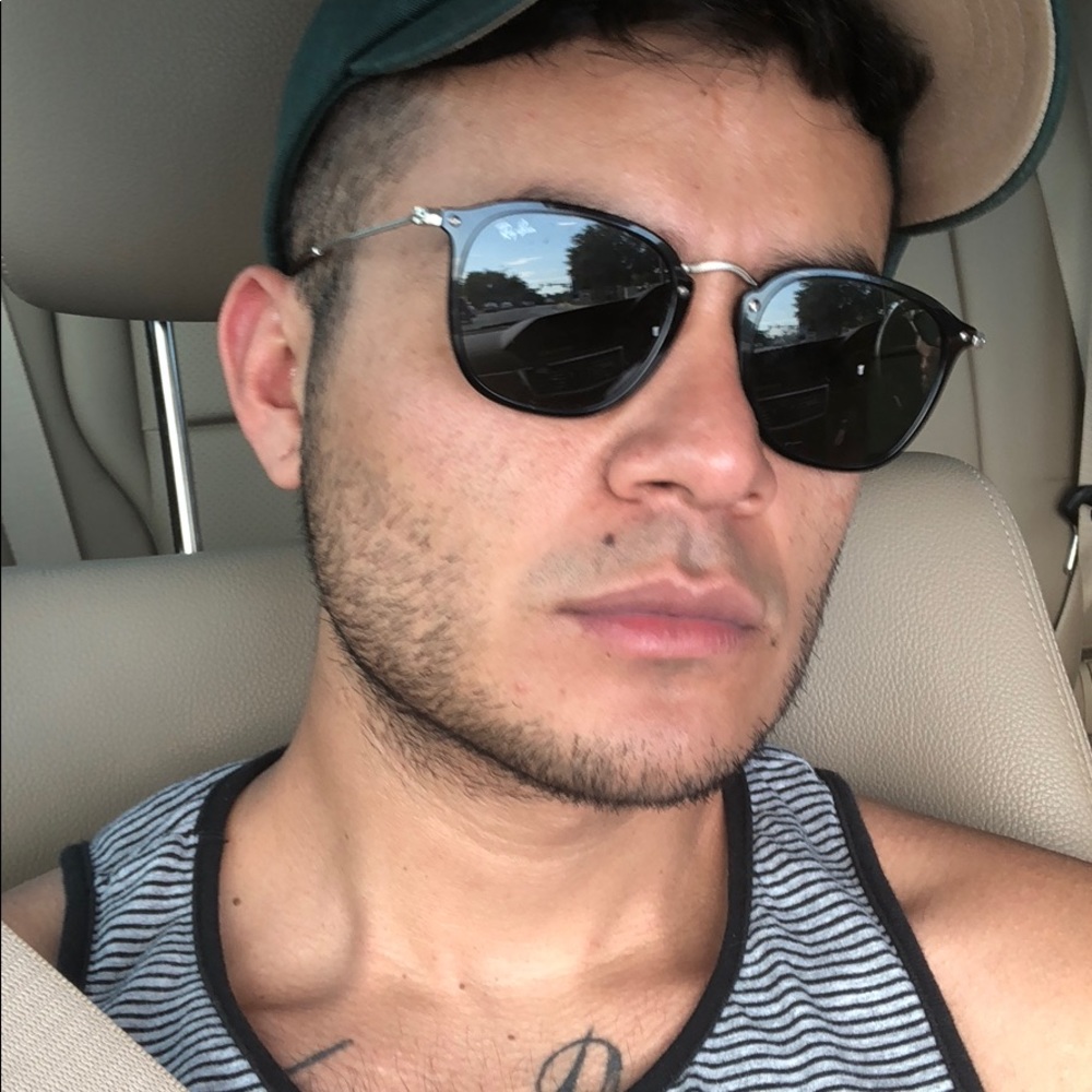 Meet your Posher, Luis